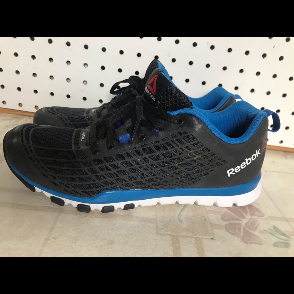 Women’s Reebok athletic sneakers sz 9